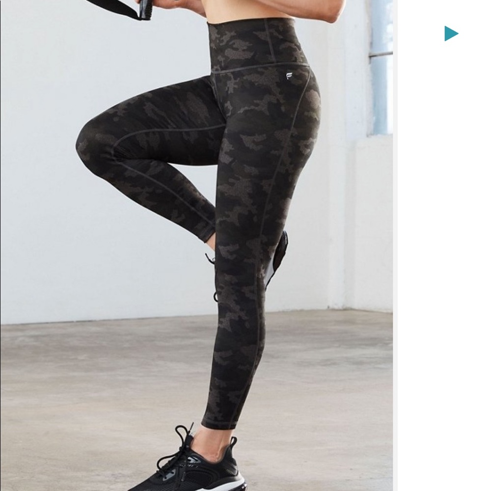 NEW WITH TAGS fabletics camo leggings